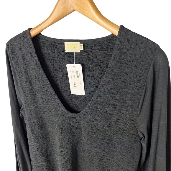 Evereve Nation Bunny Smocked Tee Shirt Black Size XL Long Sleeve Scoop Neckline - Picture 4 of 10